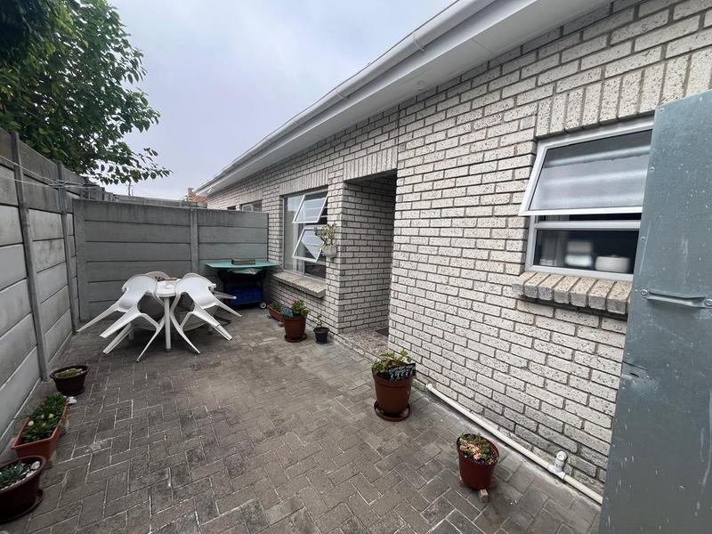 6 Bedroom Property for Sale in Protea Heights Western Cape